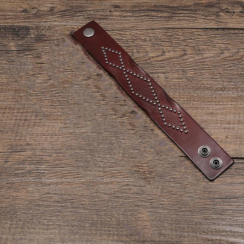 VOQ Punk Style Retro Design Genuine Leather Wide Wristband Rivet Collocation Button Bracelet Bangles for Unisex Jewelry pulseras
VOQ Punk Style Retro Design Genuine Leather Wide Wristband Rivet Collocation Button Bracelet Bangles for Unisex Jewelry pulseras