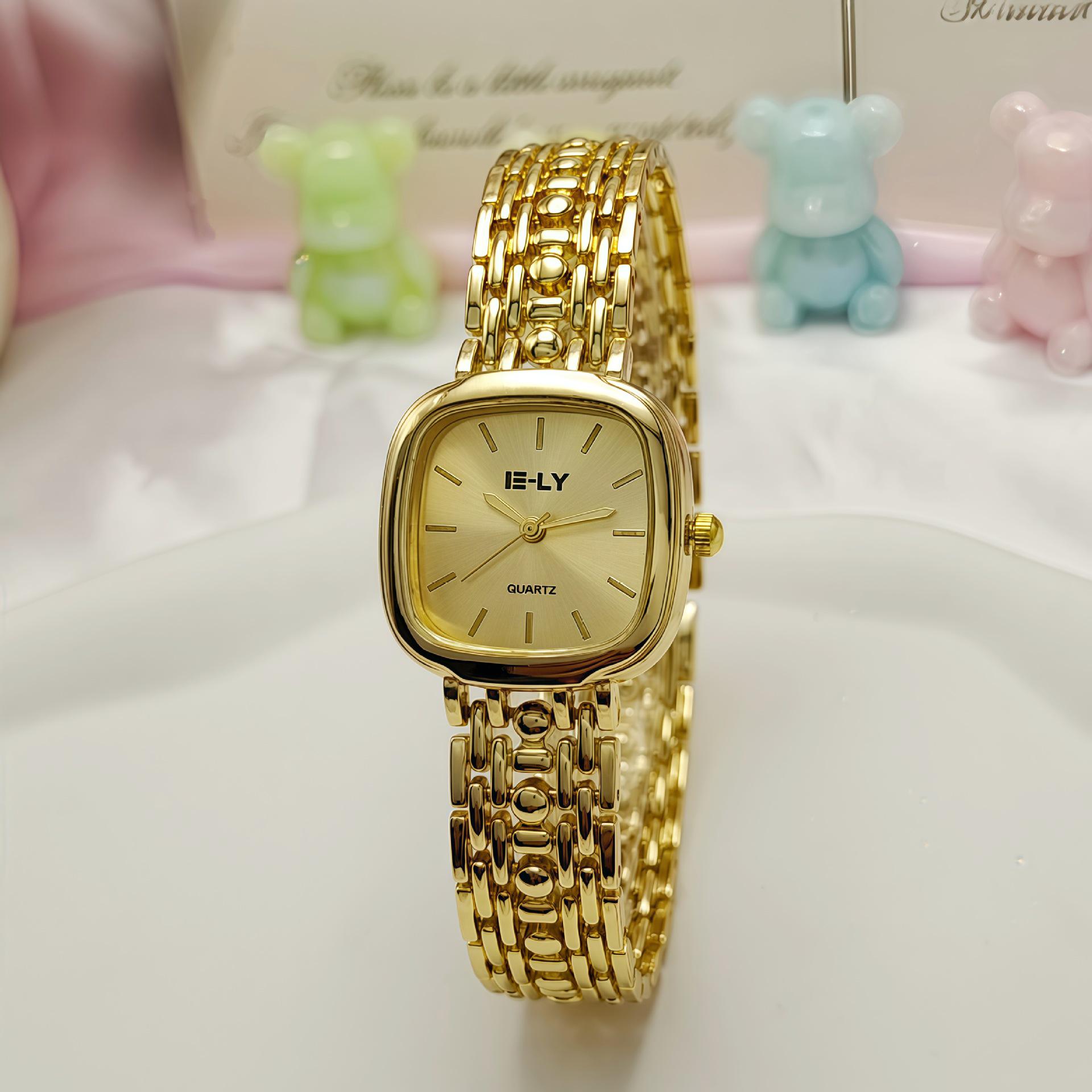Retro Artistic Women s Square Quartz Watch - Elegant and Simple Design
Retro Artistic Women s Square Quartz Watch - Elegant and Simple Design
