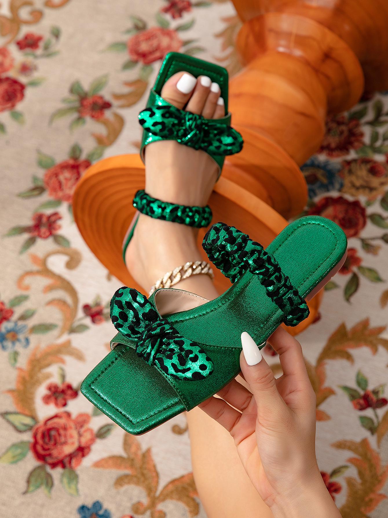 Женские тапочки носят просто внутри и снаружи, модные и удобные дома, зеленые тапочки на плоской подошве с пряжкой в виде цветка-банта для женщин 43 темно-зеленого
Женские тапочки носят просто внутри и снаружи, модные и удобные дома, зеленые тапочки на плоской подошве с пряжкой в виде цветка-банта для женщин 43 темно-зеленого