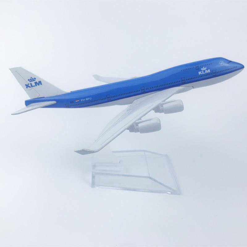 16cm Alloy Airplane Model KLM Collectible With Landing Gear Children s Toy Gift
16cm Alloy Airplane Model KLM Collectible With Landing Gear Children s Toy Gift