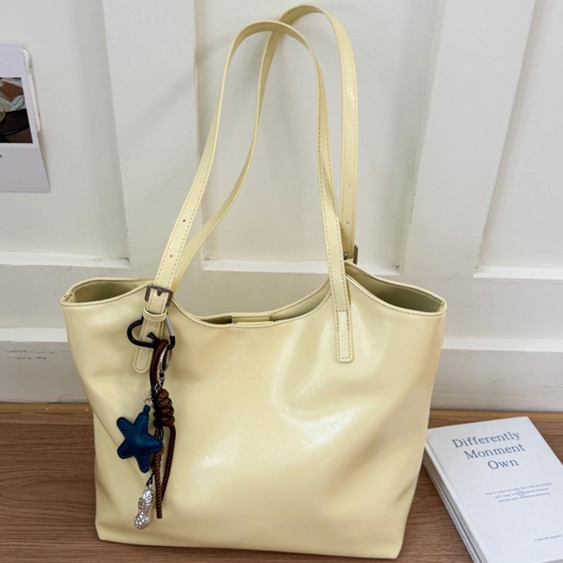 New soft and durable light luxury lovely ladies handbag large capacity senior texture soft and durable outdoor commuting shoulder crossbody bag коричневий
New soft and durable light luxury lovely ladies handbag large capacity senior texture soft and durable outdoor commuting shoulder crossbody bag коричневий