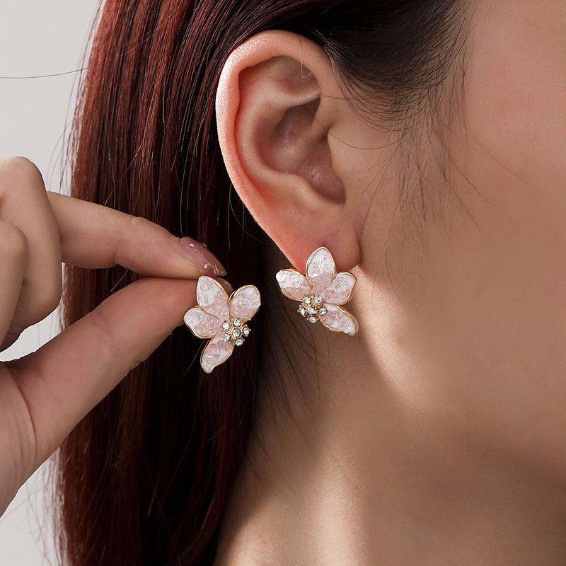 Fashion Gradient Butterfly Blue Pink Floral Stud Earrings for Women Girls Sweet Irregular Petal Earrings Aesthetic Zircon Gifts
Fashion Gradient Butterfly Blue Pink Floral Stud Earrings for Women Girls Sweet Irregular Petal Earrings Aesthetic Zircon Gifts