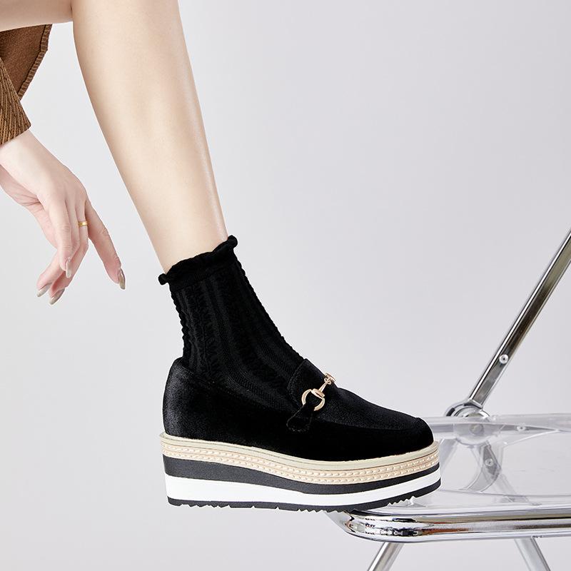 Thick-soled Sponge Cake Bottom New Women s Shoes In Spring All-match Comfortable Round Headgear Feet Wedge Heel Shoes
Thick-soled Sponge Cake Bottom New Women s Shoes In Spring All-match Comfortable Round Headgear Feet Wedge Heel Shoes