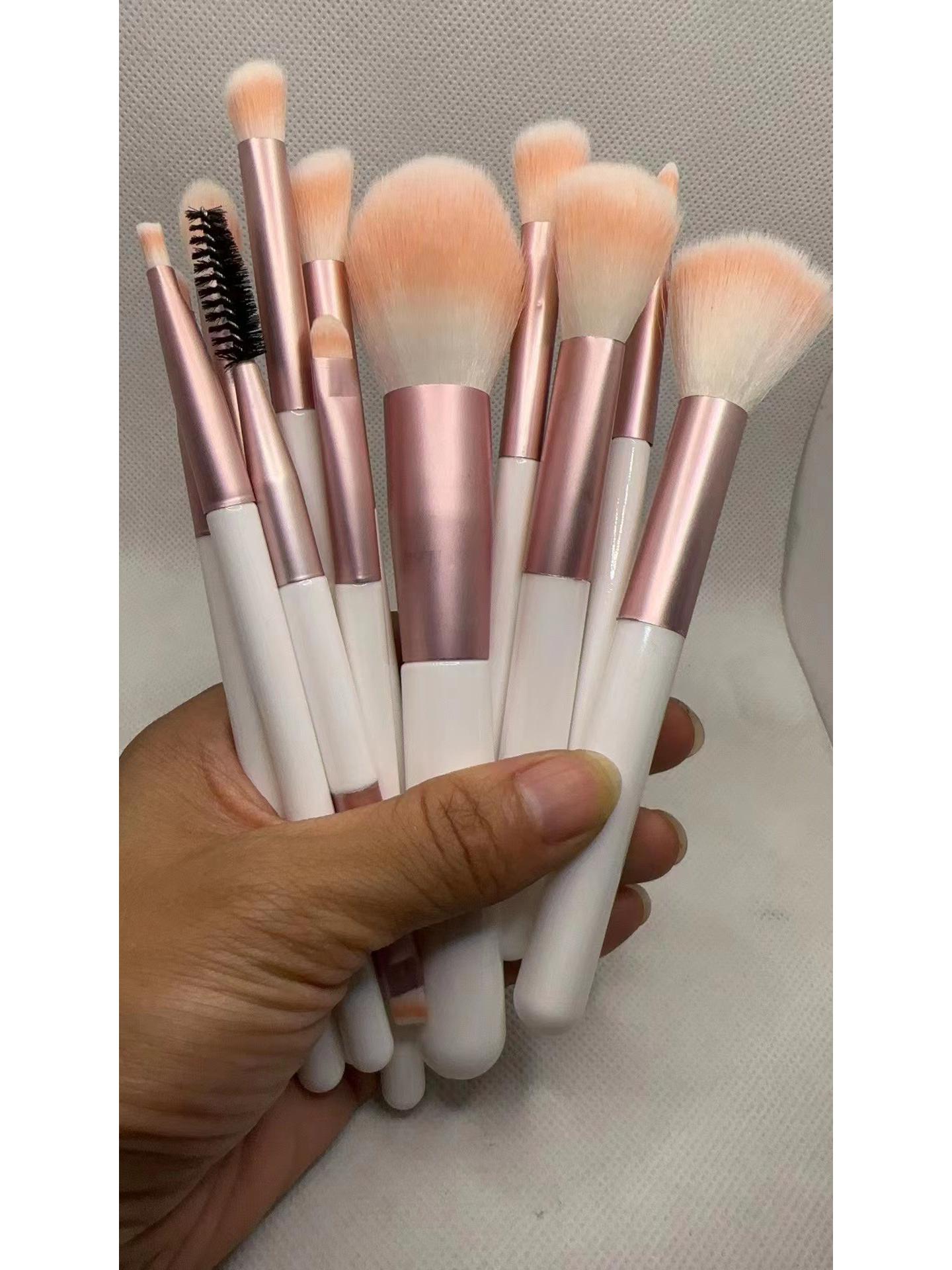 Clear Sky 12-piece Beginner Makeup Brush Set with Soft Bristles for Eyeshadow, Powder, and Blush
Clear Sky 12-piece Beginner Makeup Brush Set with Soft Bristles for Eyeshadow, Powder, and Blush