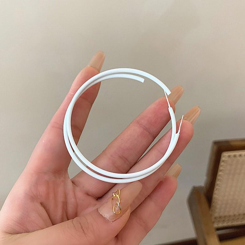 Большие серьги-кольца: Тренд Весна-Лето 2024, Элегантный и Универсальный Стиль для Женщин белый
Большие серьги-кольца: Тренд Весна-Лето 2024, Элегантный и Универсальный Стиль для Женщин белый