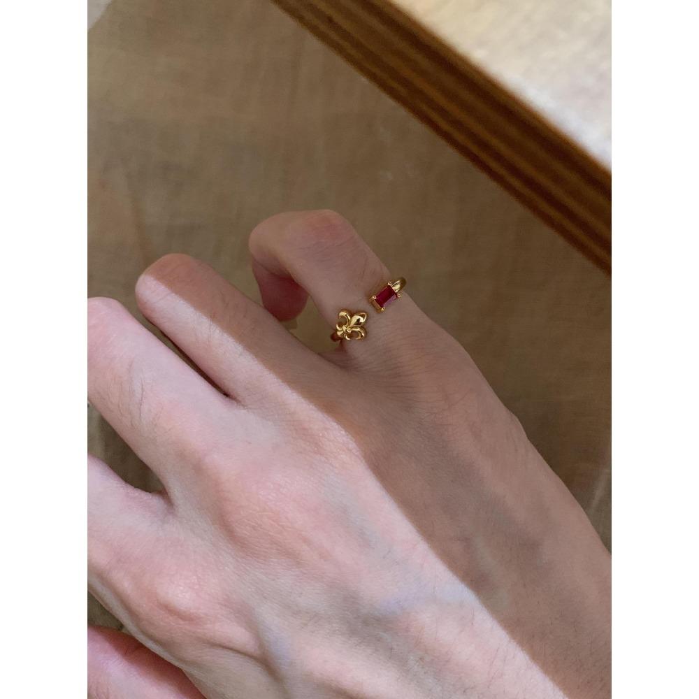 Pearl Gemstone Ring Women s Antique Style Niche High-end Sense Light Luxury Index Finger Ring Open Ring
Pearl Gemstone Ring Women s Antique Style Niche High-end Sense Light Luxury Index Finger Ring Open Ring