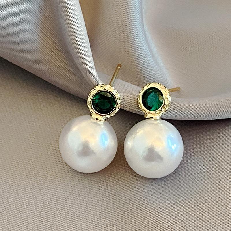 2026 New French Elegant Gold Color Bean Spliced Flat Pearl Earrings for Korean Fashion Jewelry Party Women s Sweet Accessories
2026 New French Elegant Gold Color Bean Spliced Flat Pearl Earrings for Korean Fashion Jewelry Party Women s Sweet Accessories