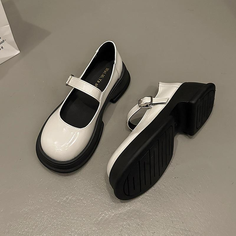 Mary Jane shoes women s 2024 autumn new platform-soled single shoes light mouth thick heel British style small leather shoes versatile loafers 35 чёрный
Mary Jane shoes women s 2024 autumn new platform-soled single shoes light mouth thick heel British style small leather shoes versatile loafers 35 чёрный