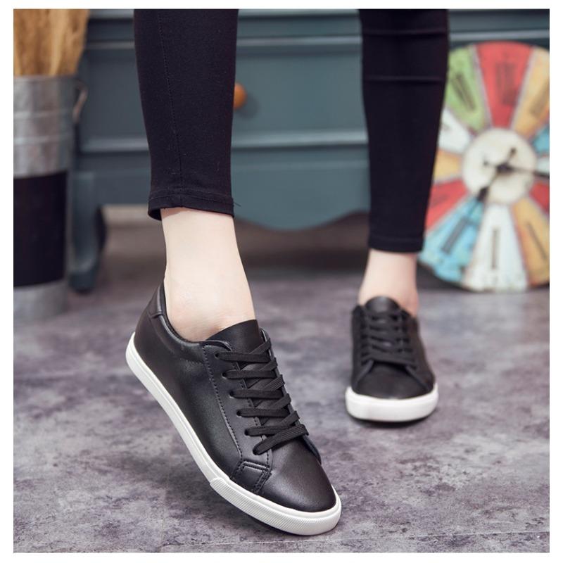 Leather white shoes women s single shoes student pure white low-top casual shoes versatile flat Korean version classic women s shoes 40 чорний
Leather white shoes women s single shoes student pure white low-top casual shoes versatile flat Korean version classic women s shoes 40 чорний
