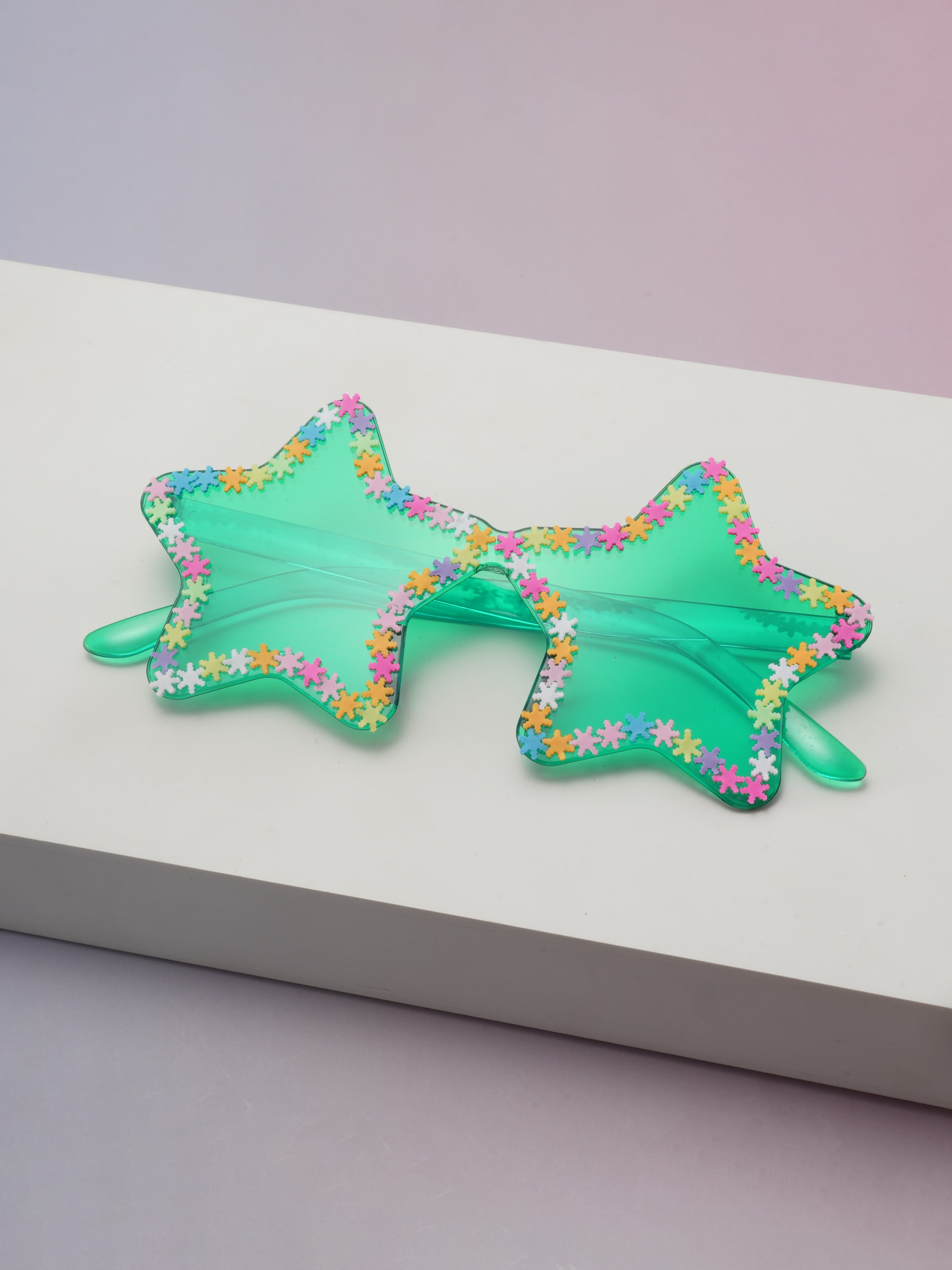 Women s Star-shaped Sunglasses with Flower Trim - Vibrant Party Shades for Festivals & Celebrations KJ021
Women s Star-shaped Sunglasses with Flower Trim - Vibrant Party Shades for Festivals & Celebrations KJ021