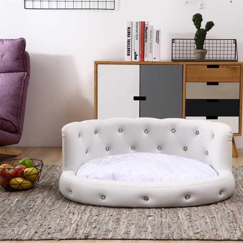 All-Season Available Dog Bed with Diamonds PU Pet Sofa for Poodles and Golden Retrievers Luxury Dog Kennel Stylish Pet Furniture S-55x46x26cm белый
All-Season Available Dog Bed with Diamonds PU Pet Sofa for Poodles and Golden Retrievers Luxury Dog Kennel Stylish Pet Furniture S-55x46x26cm белый