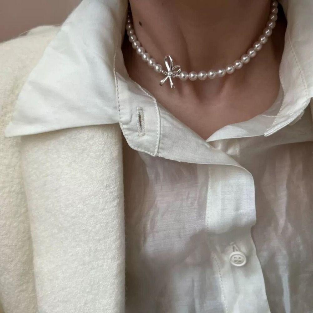 Korean Style Bow Necklace Bowknot Balletcore Style Choker Sweet Pearl Necklace Gift 
Korean Style Bow Necklace Bowknot Balletcore Style Choker Sweet Pearl Necklace Gift