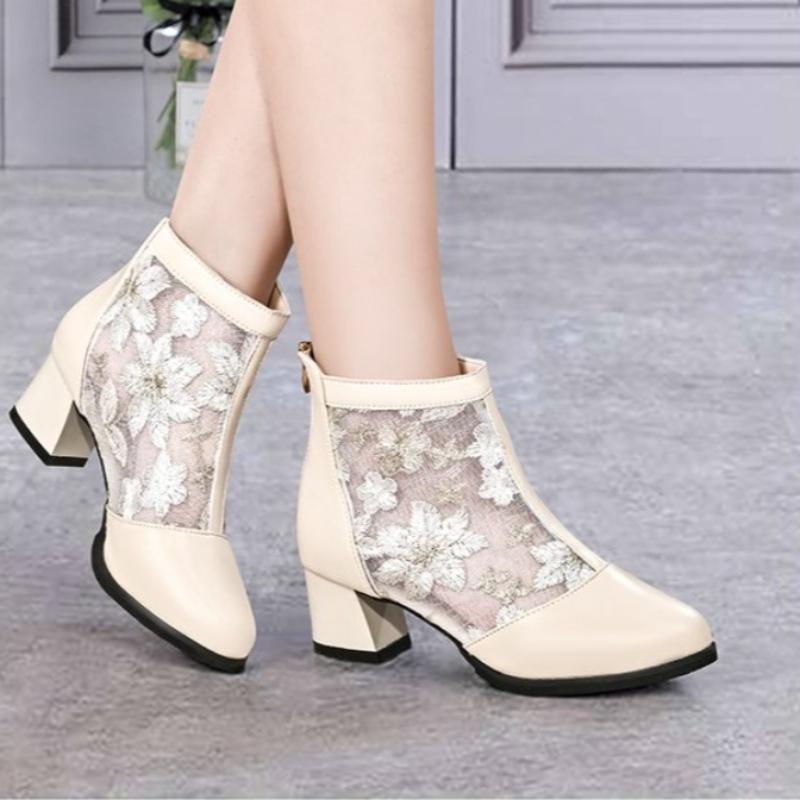 2026 Designer Women s Mesh Sandals Boots Fashion Embroidery Platform Short Boots New Rear Zipper Block Heels High Heels 35 бежевый
2026 Designer Women s Mesh Sandals Boots Fashion Embroidery Platform Short Boots New Rear Zipper Block Heels High Heels 35 бежевый