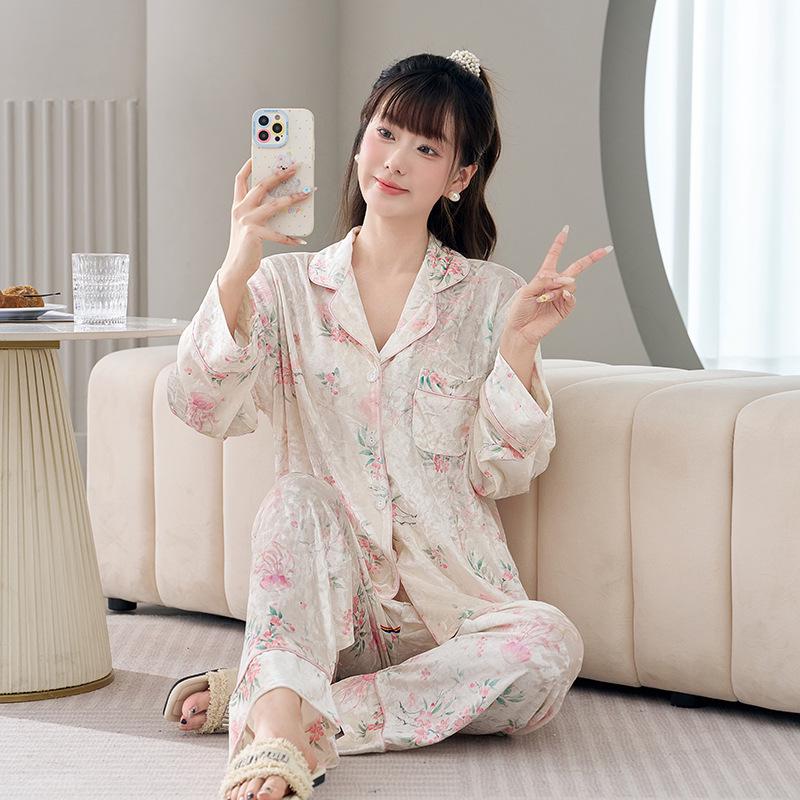 Женский пижамный комплект из теплого золотого бархата на осень 2025 года - С длинным рукавом, длинными брюками, милым принтом XL белый
Женский пижамный комплект из теплого золотого бархата на осень 2025 года - С длинным рукавом, длинными брюками, милым принтом XL белый