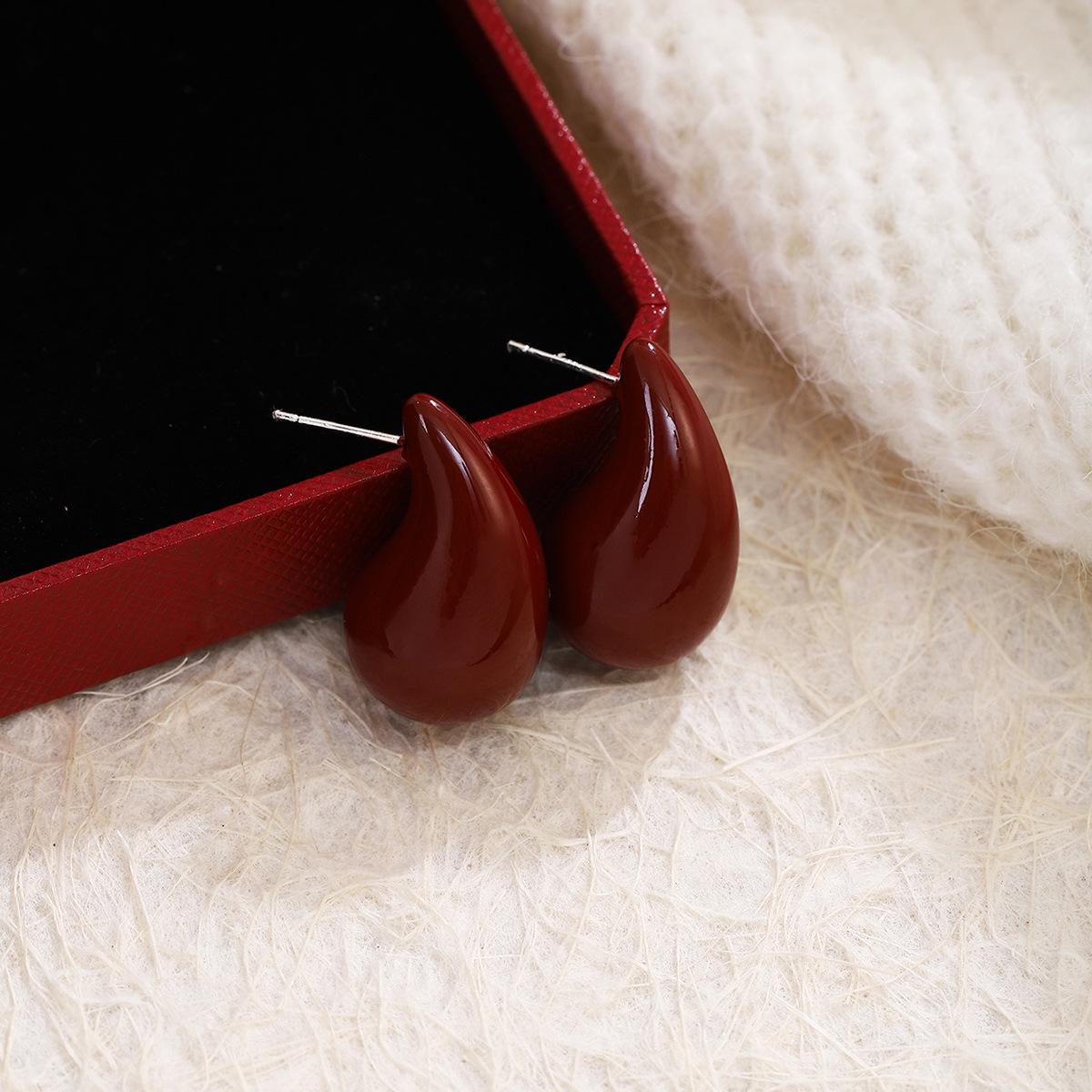 Silver Needle Angora Red Irregular Jelly Bean Earrings - Light Luxury Retro High-End Temperament Accessories for Women
Silver Needle Angora Red Irregular Jelly Bean Earrings - Light Luxury Retro High-End Temperament Accessories for Women