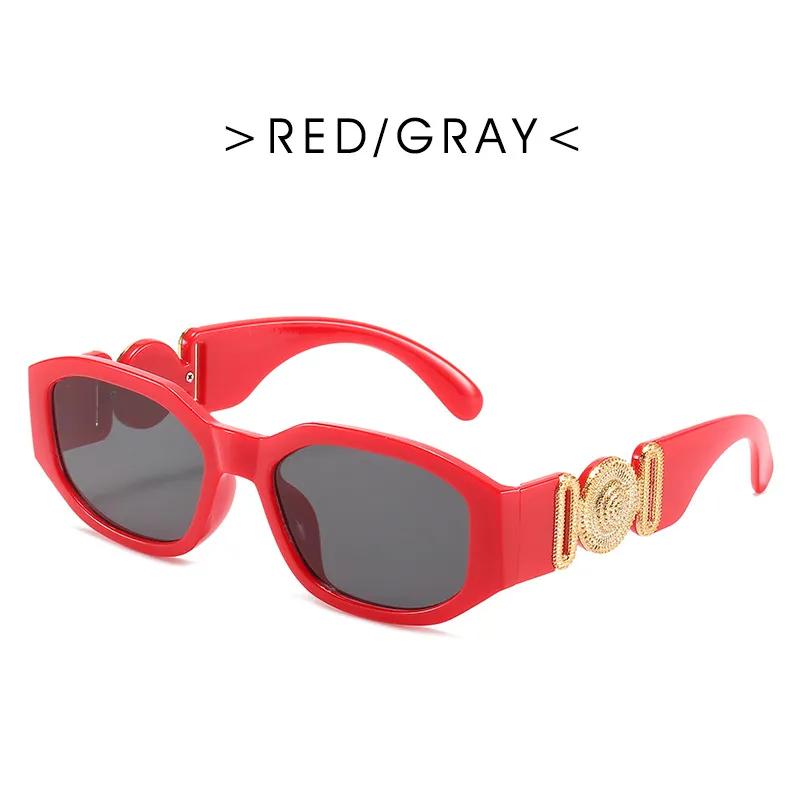 Ретро квадратні сонцезахисні окуляри для жінок Vintage Small Frame Fashion Luxury Designer Sunglasses UV400 Eyewear Trending Products червоний
Ретро квадратні сонцезахисні окуляри для жінок Vintage Small Frame Fashion Luxury Designer Sunglasses UV400 Eyewear Trending Products червоний