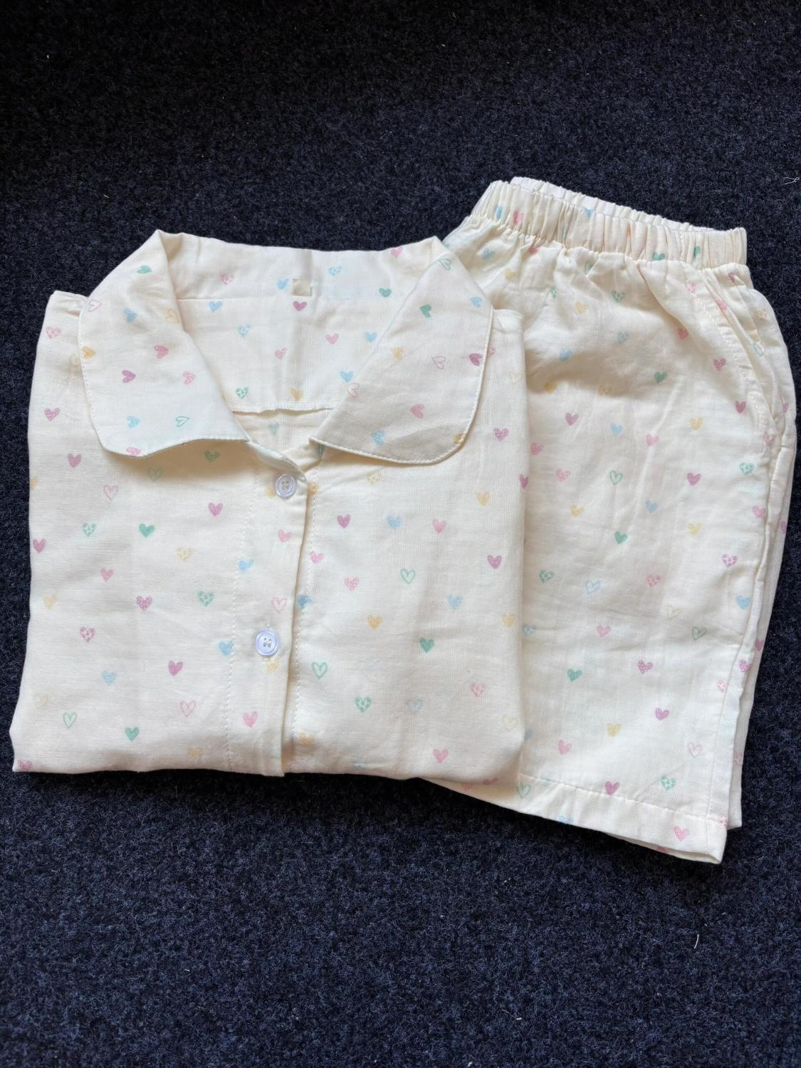 Sweet color love girl pajamas women s summer short-sleeved shorts can go out loungewear women s casual two-piece set S
Sweet color love girl pajamas women s summer short-sleeved shorts can go out loungewear women s casual two-piece set S