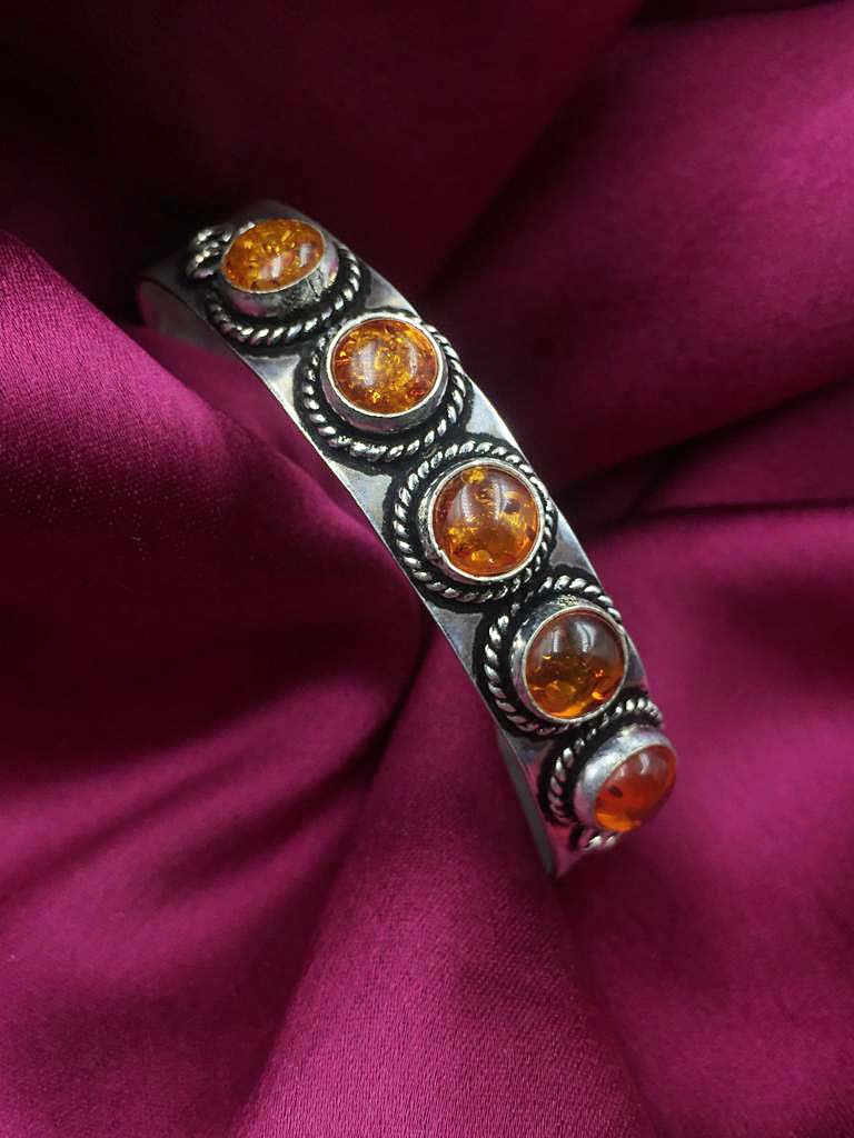 Браслет-манжета ручной работы с бирюзовым драгоценным камнем 925 пробы с серебряным покрытием 
Браслет-манжета ручной работы с бирюзовым драгоценным камнем 925 пробы с серебряным покрытием