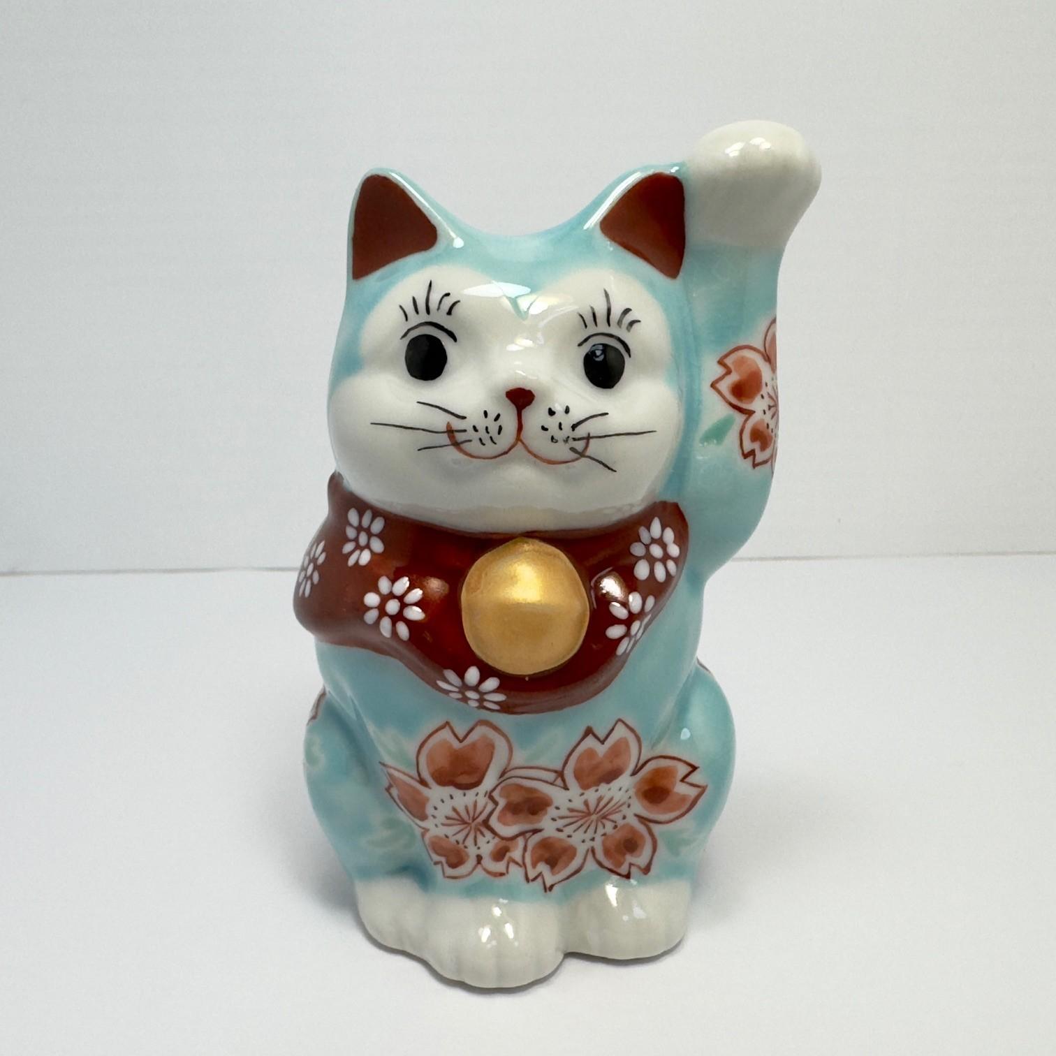 Kutani Ware Maneki Neko 10.2cm Tall Turquoise Blue S синій
Kutani Ware Maneki Neko 10.2cm Tall Turquoise Blue S синій