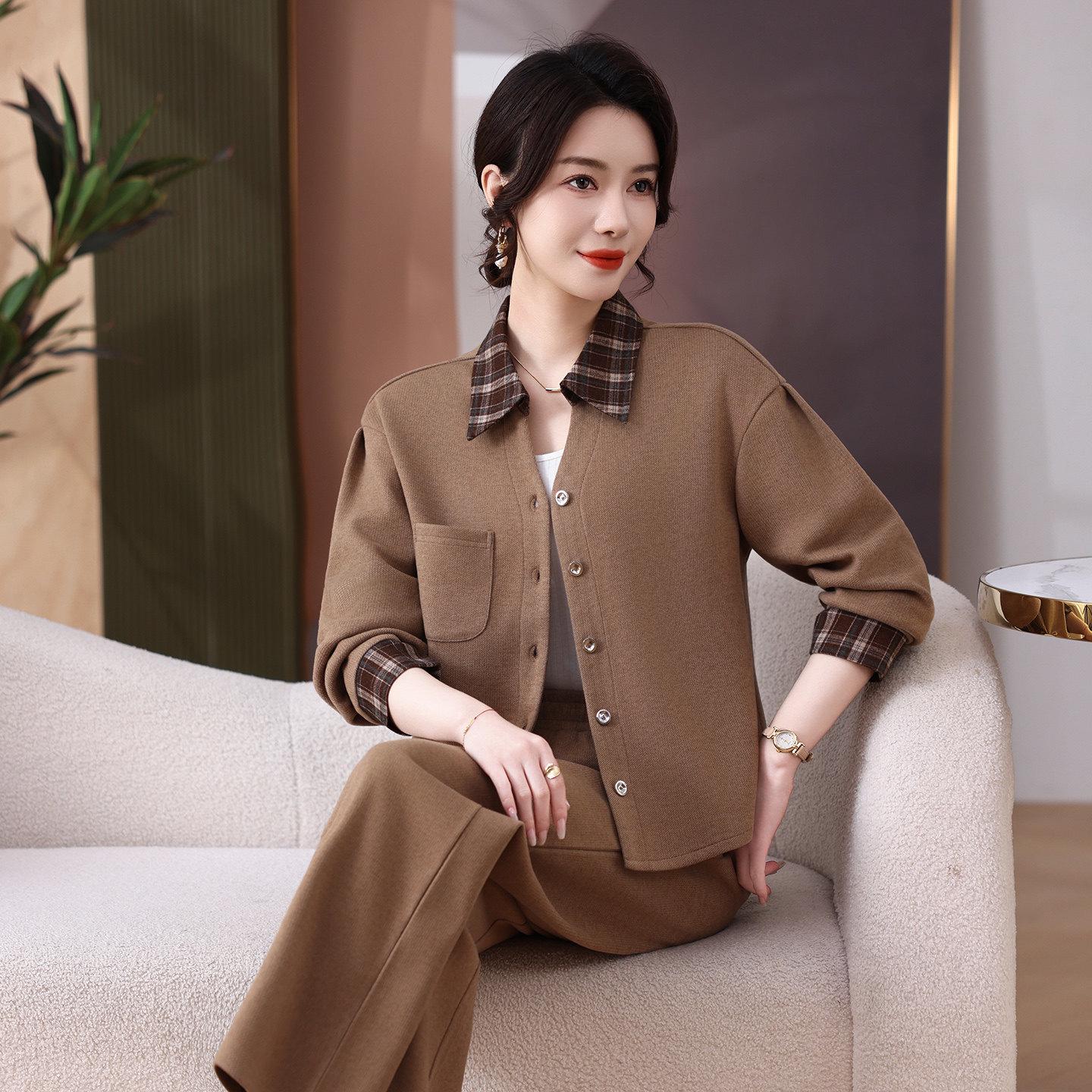 Women s Elegant Spring & Autumn Casual Sportswear Set: Chic Mom Hoodie Two-Piece 2026 Collection XL (110-120 kg) хакі
Women s Elegant Spring & Autumn Casual Sportswear Set: Chic Mom Hoodie Two-Piece 2026 Collection XL (110-120 kg) хакі