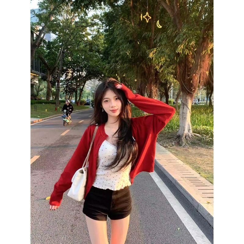 Red Knitting Cardigan Early Autumn Women s New Arrival 2024 Korean Style Spring Autumn Outerwear Cropped Sweater Coat Tops Bottoming Shirt Red S
Red Knitting Cardigan Early Autumn Women s New Arrival 2024 Korean Style Spring Autumn Outerwear Cropped Sweater Coat Tops Bottoming Shirt Red S