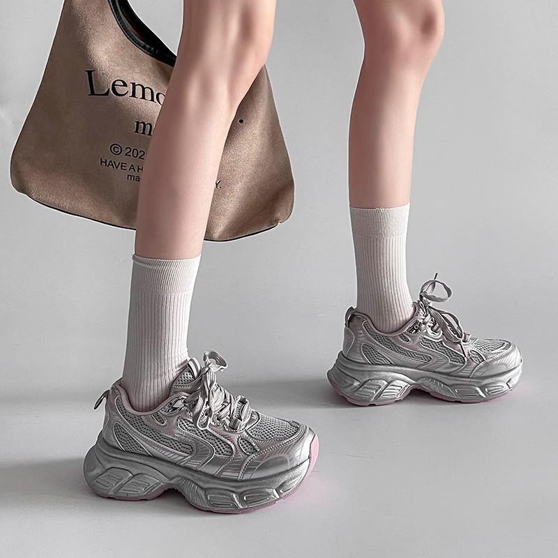 High-end thin mesh dad shoes women s spring and summer niche thick-soled lightweight sports shoes versatile silver casual shoes 35 серебряный
High-end thin mesh dad shoes women s spring and summer niche thick-soled lightweight sports shoes versatile silver casual shoes 35 серебряный
