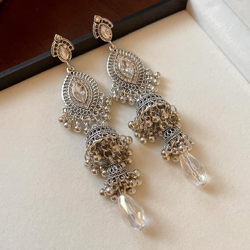 Vintage medieval steel needle with diamonds, artificial pearl earrings, court style retro temperament earrings, unique earrings for women
Vintage medieval steel needle with diamonds, artificial pearl earrings, court style retro temperament earrings, unique earrings for women
