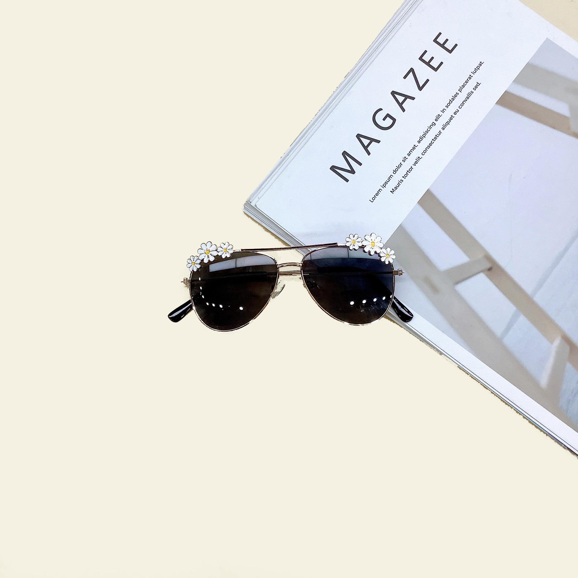 Модные милые солнцезащитные очки для девочек Little Daisy в оправе Toad для детей, вогнутые очки для вечеринок и пляжа