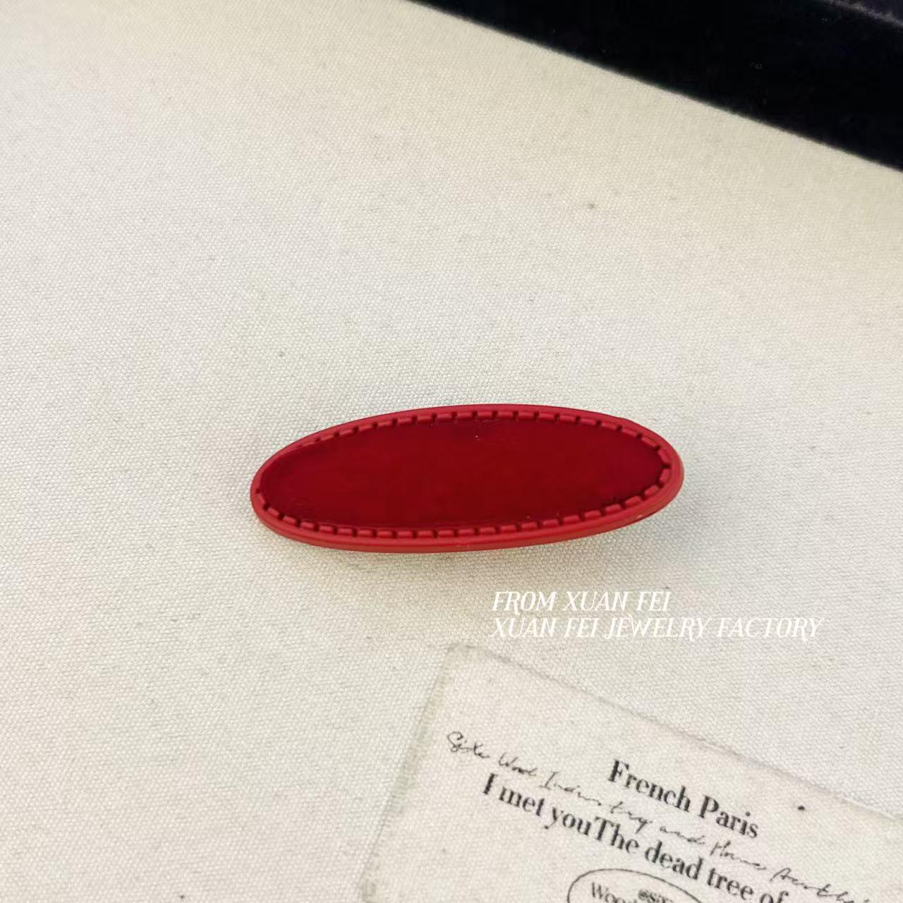 Textured Red Oval Velvet Hair Clip: Versatile Duckbill Side Bangs Hairpin Accessory
Textured Red Oval Velvet Hair Clip: Versatile Duckbill Side Bangs Hairpin Accessory