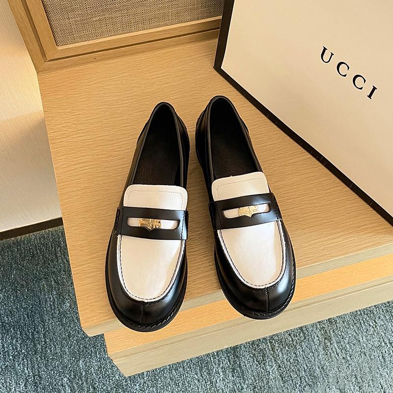 Последняя модная романтичная женская обувь лоферы на платформе с трехмерным круглым носком и маленькой золотой пряжкой 40
Последняя модная романтичная женская обувь лоферы на платформе с трехмерным круглым носком и маленькой золотой пряжкой 40