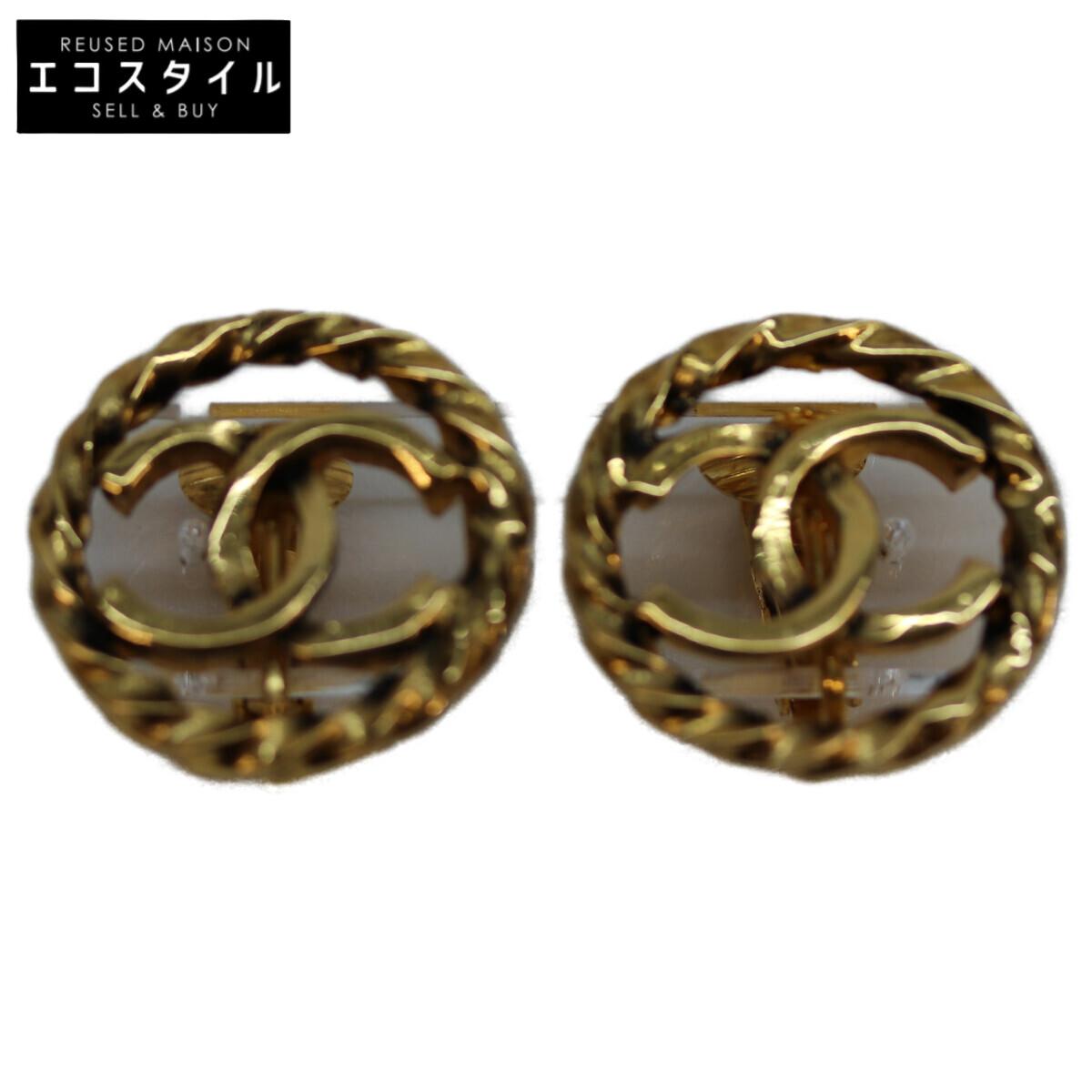 CHANEL Gold Plated Circle CC Logos Earrings Earring goldUsed
CHANEL Gold Plated Circle CC Logos Earrings Earring goldUsed