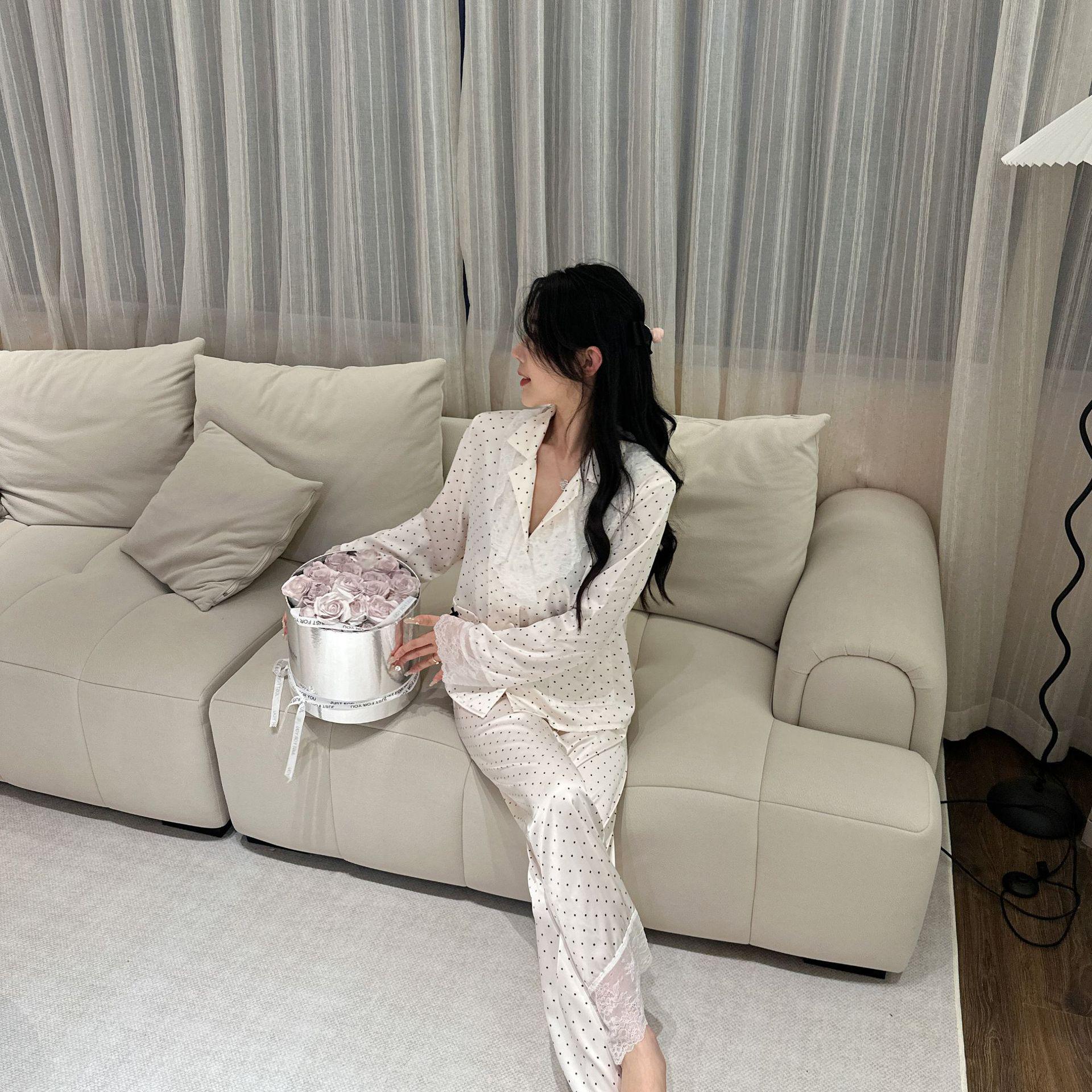 YASE Кружевной Ретро Французский Пижамный Комплект в Горошек для Женщин - Весна/Лето Домашняя Одежда из Ледяного Шелка Large
YASE Кружевной Ретро Французский Пижамный Комплект в Горошек для Женщин - Весна/Лето Домашняя Одежда из Ледяного Шелка Large