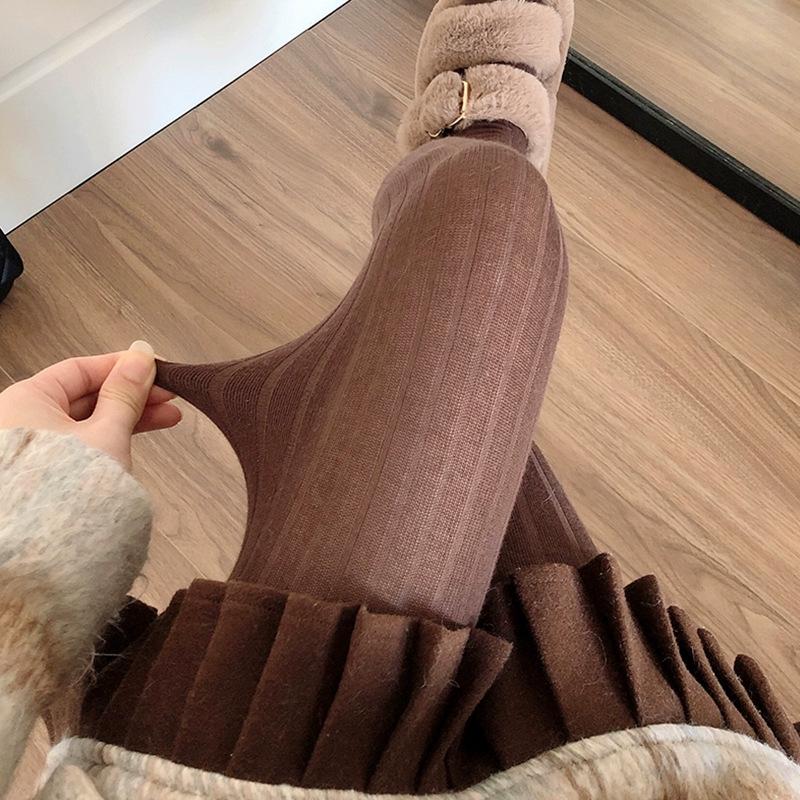 Женские микропрозрачные темно-серые полосатые плотные колготки серии Miu - Весна и Осень Footed 【miu series】 soft and skin-friendly
Женские микропрозрачные темно-серые полосатые плотные колготки серии Miu - Весна и Осень Footed 【miu series】 soft and skin-friendly