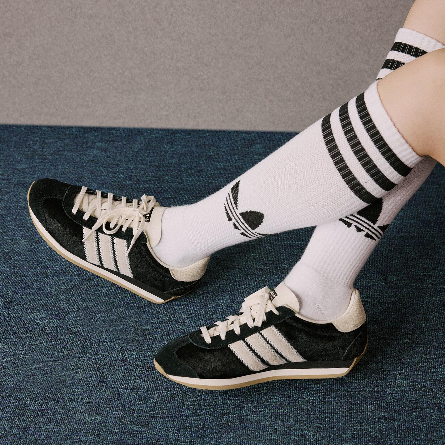 adidas Country OG Core Black Cloud White Golden Beige (Women s) 39
adidas Country OG Core Black Cloud White Golden Beige (Women s) 39