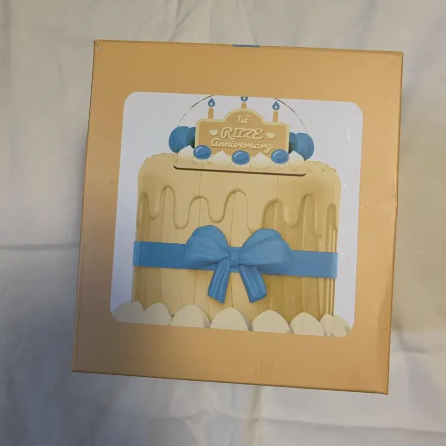 Торт на первую годовщину Riize
Торт на первую годовщину Riize