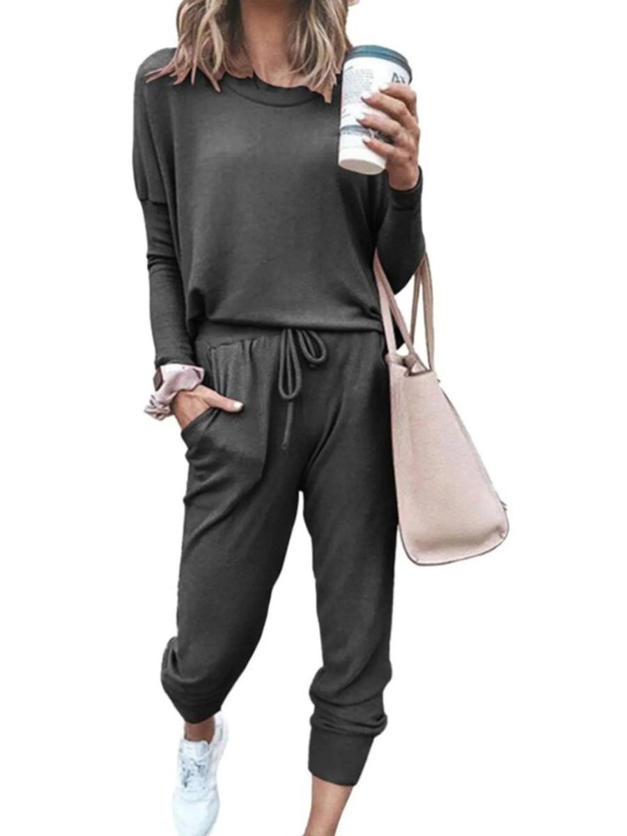 New Autumn Women s Crew Neck Batwing Sleeve Pullover Set with High Waist Drawstring Pants Casual Outfit XXL темно-сірий
New Autumn Women s Crew Neck Batwing Sleeve Pullover Set with High Waist Drawstring Pants Casual Outfit XXL темно-сірий