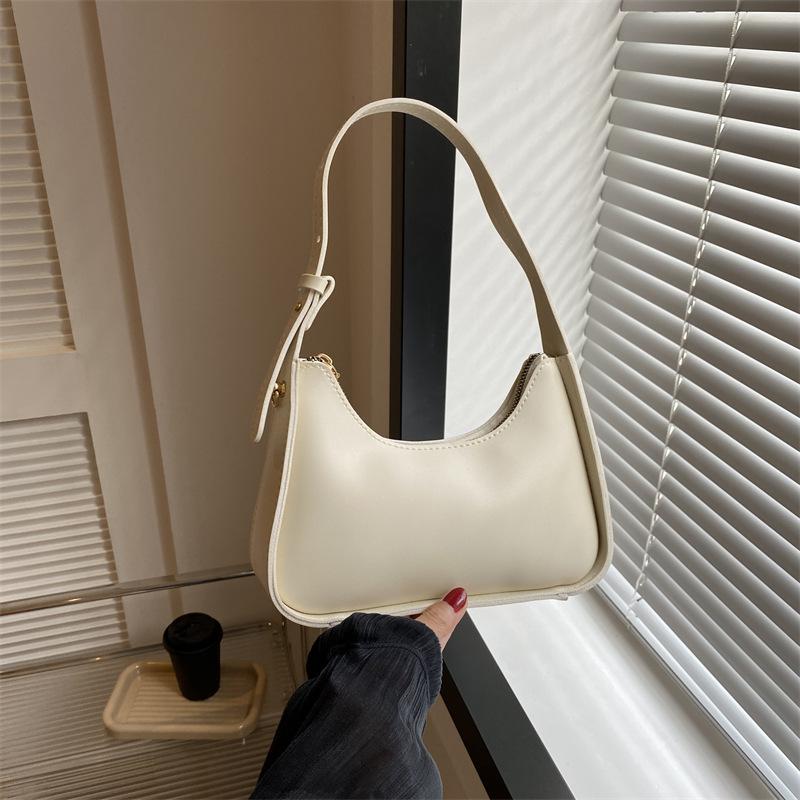 Однотонная текстура простая модная сумка через плечо 2024 года, новая повседневная сумка в иностранном стиле, корейская версия, маленькая квадратная сумка прилив белый
Однотонная текстура простая модная сумка через плечо 2024 года, новая повседневная сумка в иностранном стиле, корейская версия, маленькая квадратная сумка прилив белый