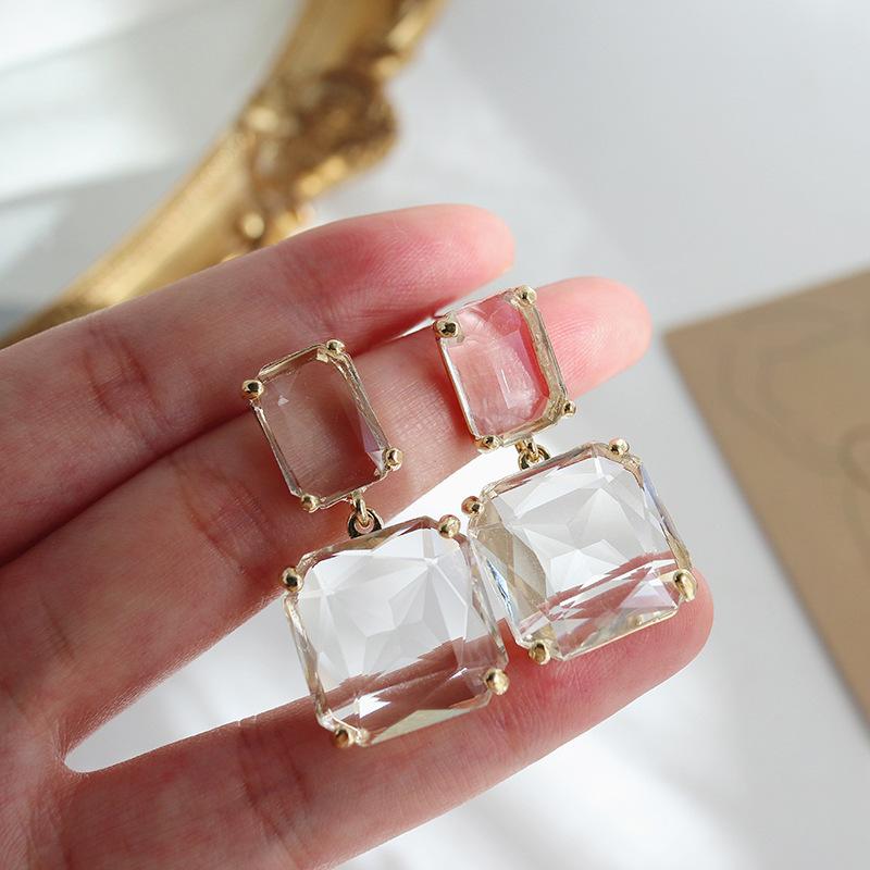 LATS New Exaggerated Design Green Geometric Square Crystal Earrings Fashion Transparent Earrings for Women Zircon Zircon Gift
LATS New Exaggerated Design Green Geometric Square Crystal Earrings Fashion Transparent Earrings for Women Zircon Zircon Gift
