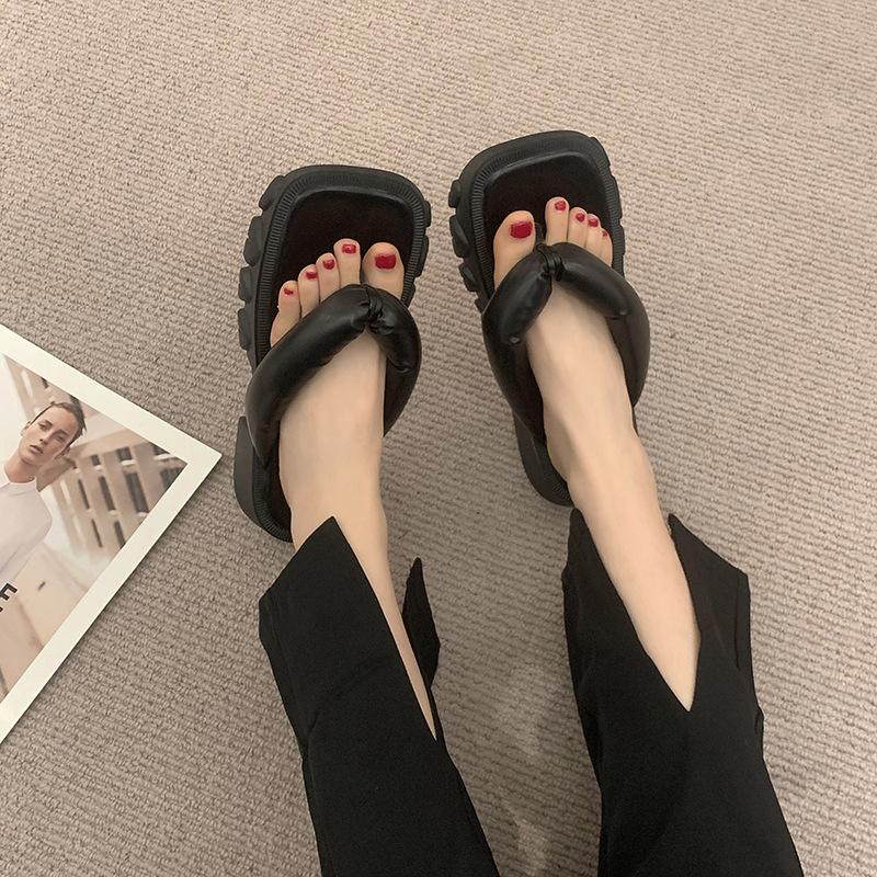 Thick-bottomed flip-flops for women s outer wear 2025 summer new square toe cool slippers for women 40 чорний
Thick-bottomed flip-flops for women s outer wear 2025 summer new square toe cool slippers for women 40 чорний