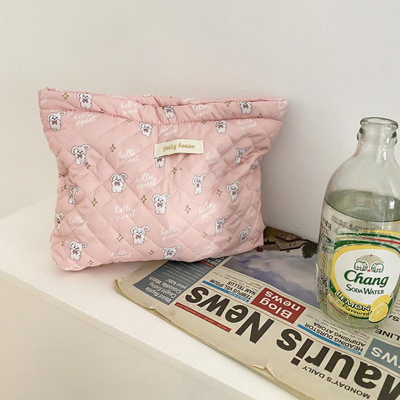 Cosmetic bag Spring and Autumn new large-capacity quilted small floral cosmetics storage bag for women
Cosmetic bag Spring and Autumn new large-capacity quilted small floral cosmetics storage bag for women