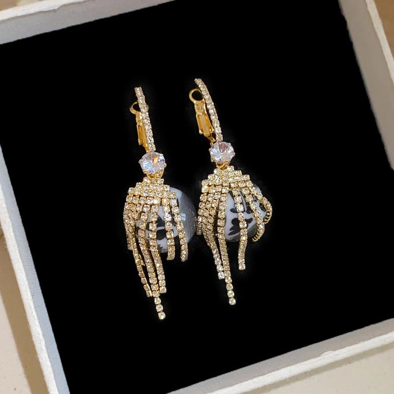 Роскошные серьги в стиле ретро, модные и универсальные серьги-гвоздики коричневый
Роскошные серьги в стиле ретро, модные и универсальные серьги-гвоздики коричневый