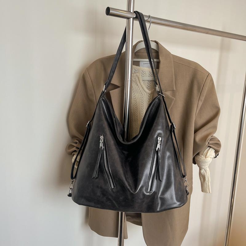 Женский рюкзак-тоут в стиле ретро 2025 большой вместимости для поездок на работу
Женский рюкзак-тоут в стиле ретро 2025 большой вместимости для поездок на работу