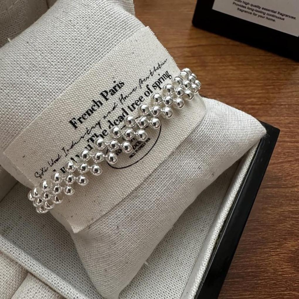 Women s Silver 925 Bead 3-Tier Minimalist Twist Bracelet Silver
Women s Silver 925 Bead 3-Tier Minimalist Twist Bracelet Silver