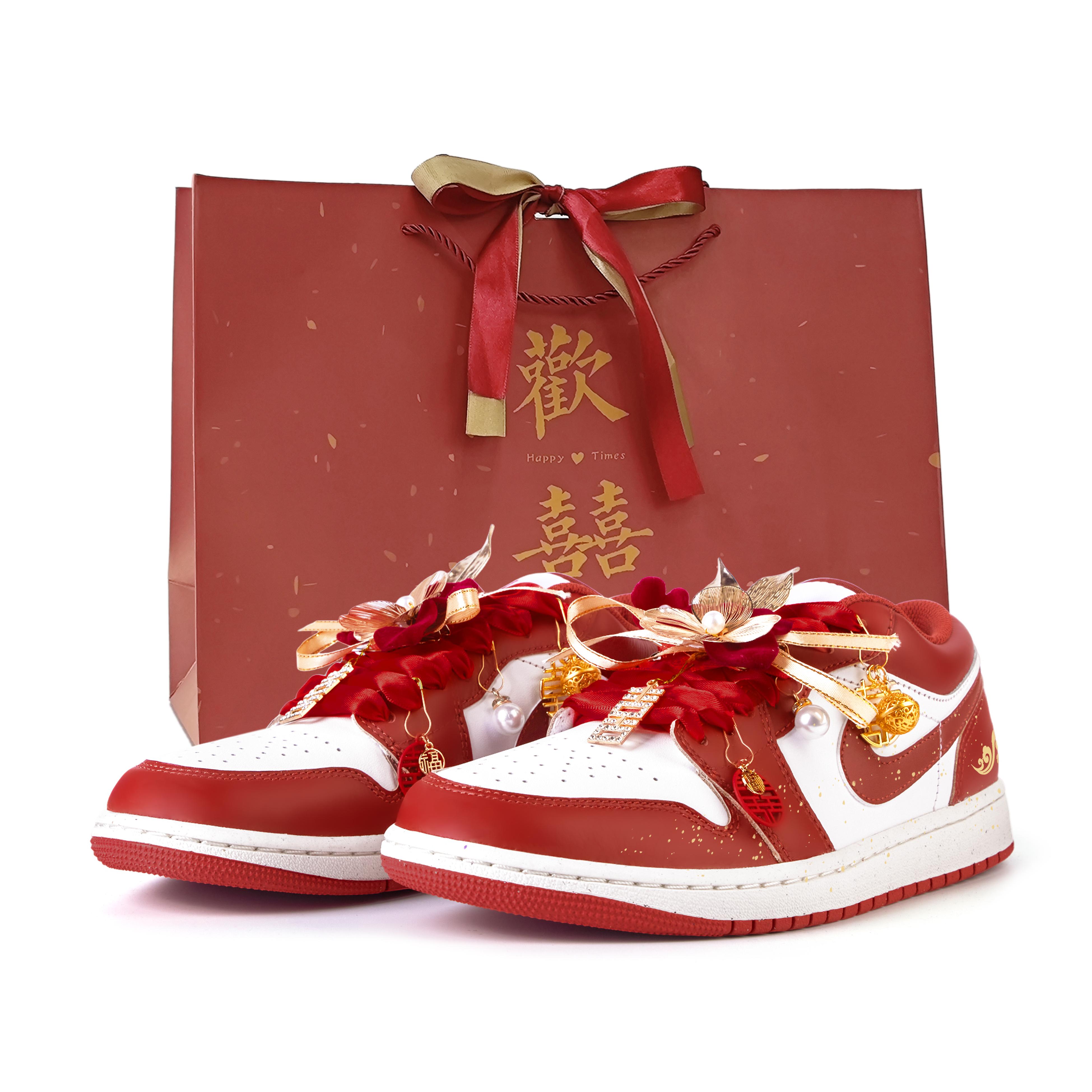Jordan Air Jordan 1 Bead Love Slip Resistant Abrasion Resistant Low top Vintage Basketball Shoes Men s White Red FJ3459-160(Team354-) 40.5
Jordan Air Jordan 1 Bead Love Slip Resistant Abrasion Resistant Low top Vintage Basketball Shoes Men s White Red FJ3459-160(Team354-) 40.5