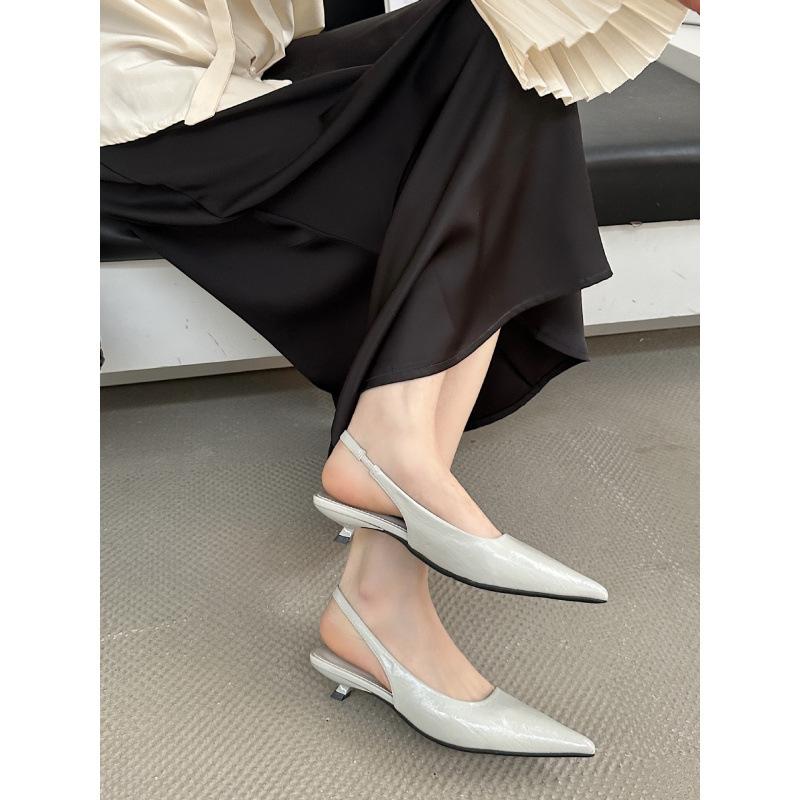 Spring 2025 new pointed thin heel buckle bag head sandals rear air middle heel fashion women s shoes 39
Spring 2025 new pointed thin heel buckle bag head sandals rear air middle heel fashion women s shoes 39