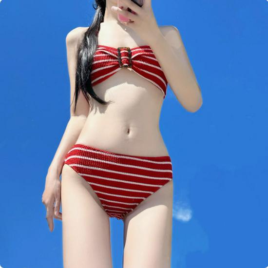 Комплект бикини с высокой талией, жатым жаккардовым полосатым узором Large
Комплект бикини с высокой талией, жатым жаккардовым полосатым узором Large