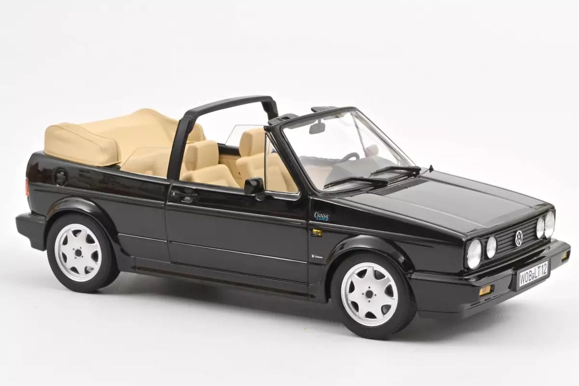Norev Volkswagen Golf Cabriolet 1992 Black Finished Product 1/18 
Norev Volkswagen Golf Cabriolet 1992 Black Finished Product 1/18