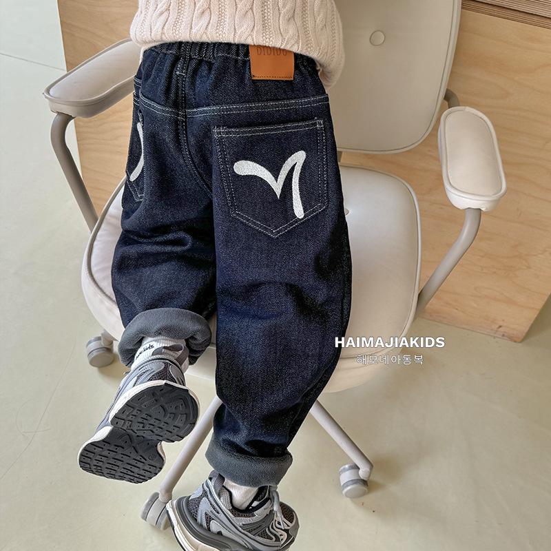 2024 Boys Fleece-Lined Jeans: Fade-Resistant, Thick, and Stylish Winter Pants for Kids 120cm синій
2024 Boys Fleece-Lined Jeans: Fade-Resistant, Thick, and Stylish Winter Pants for Kids 120cm синій