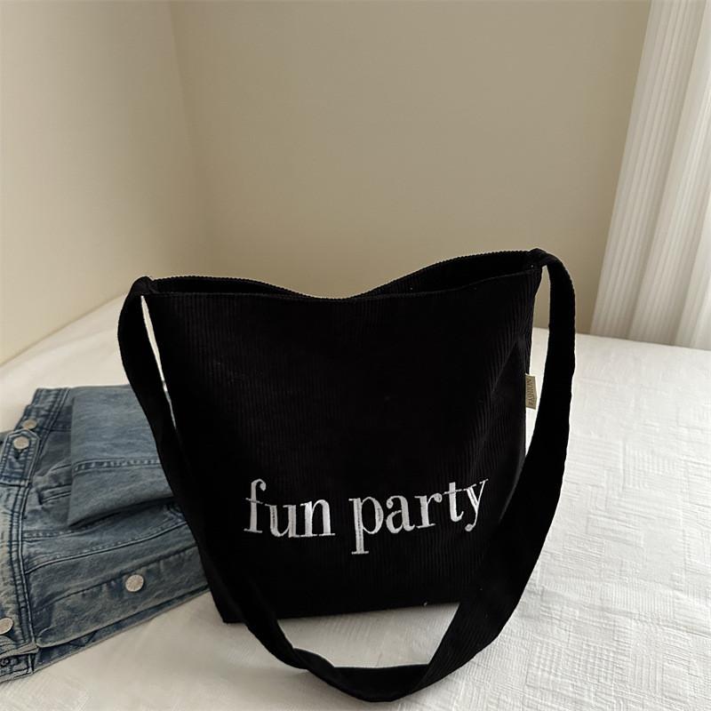 Chic Korean Style Large Tote Bag With Soft Fabric Ideal For Street Fashion Lovers Available In Multiple Colors чёрный
Chic Korean Style Large Tote Bag With Soft Fabric Ideal For Street Fashion Lovers Available In Multiple Colors чёрный