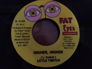 7inch Record LITTLE TWITCH - Higher, Higher FE012 Fat Eyes Record 1997 Jamaica Reggae, Ska & Dub Used
7inch Record LITTLE TWITCH - Higher, Higher FE012 Fat Eyes Record 1997 Jamaica Reggae, Ska & Dub Used